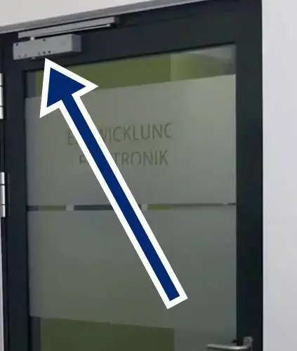 Türschließer montiert